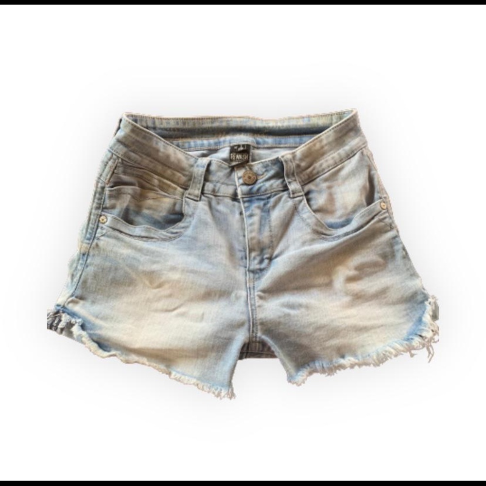 Woman’s re-wash distressed shorts great condition